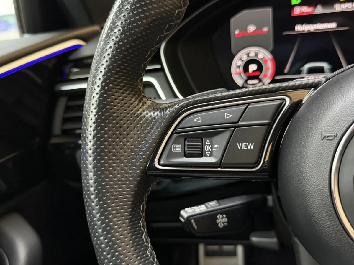 35 TFSI S edition Automaat | Achteruitrijcamera | Apple CarPlay/Android Auto | Cruise & climate control | Elektrisch glazen panorama-dak | Getint glas | Parkeersensoren voor en achter | Spor