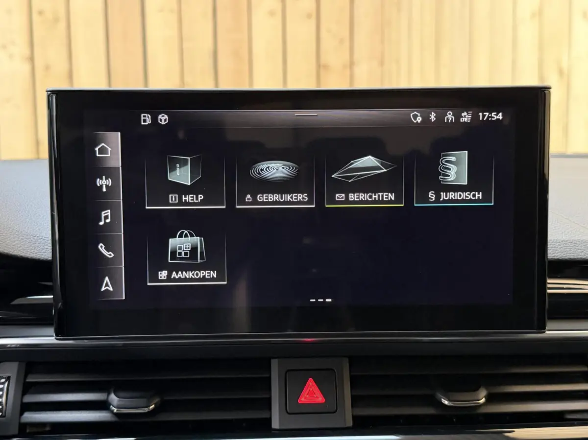 35 TFSI S edition Automaat | Achteruitrijcamera | Apple CarPlay/Android Auto | Cruise & climate control | Elektrisch glazen panorama-dak | Getint glas | Parkeersensoren voor en achter | Spor