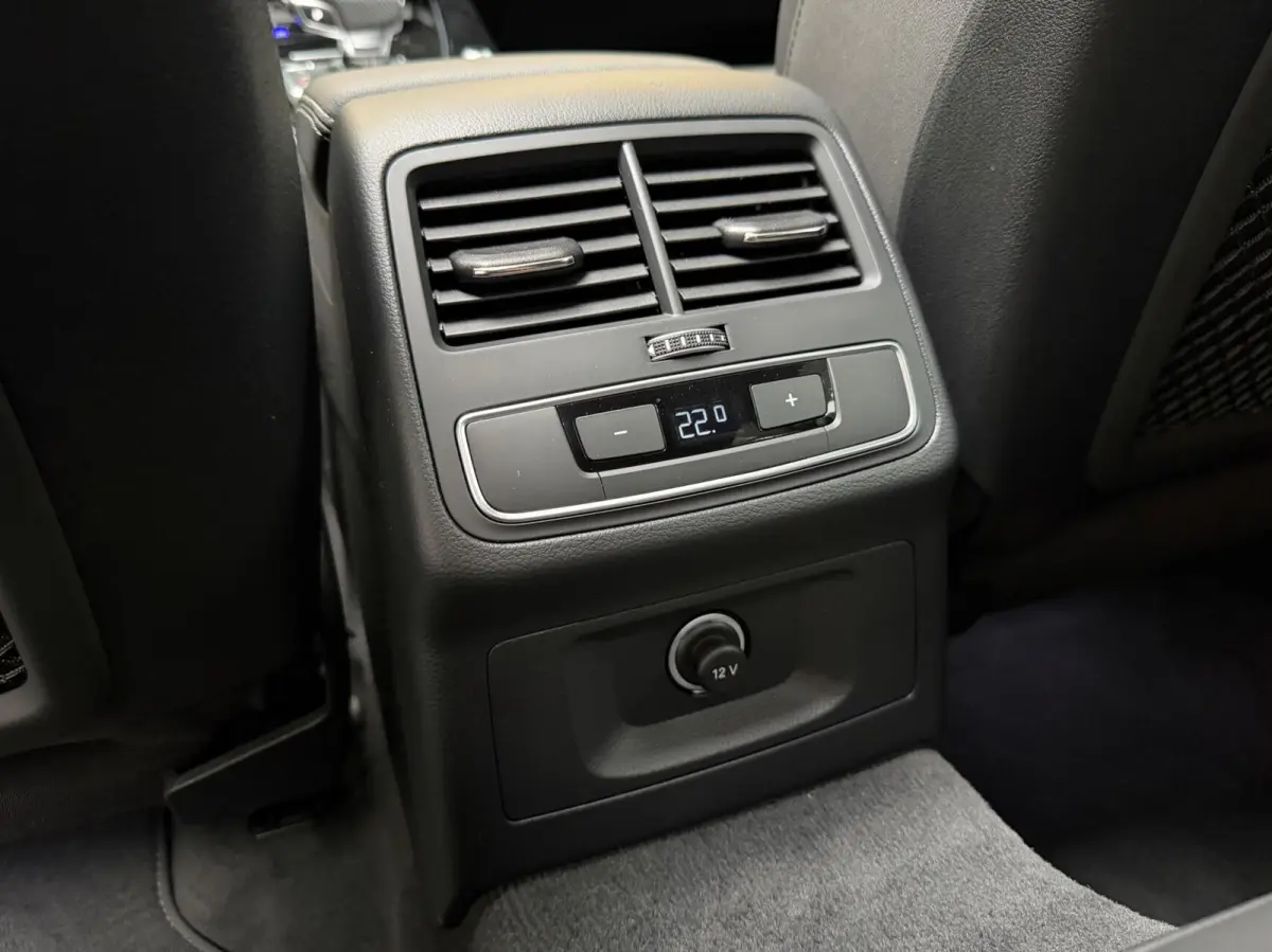 35 TFSI S edition Automaat | Achteruitrijcamera | Apple CarPlay/Android Auto | Cruise & climate control | Elektrisch glazen panorama-dak | Getint glas | Parkeersensoren voor en achter | Spor
