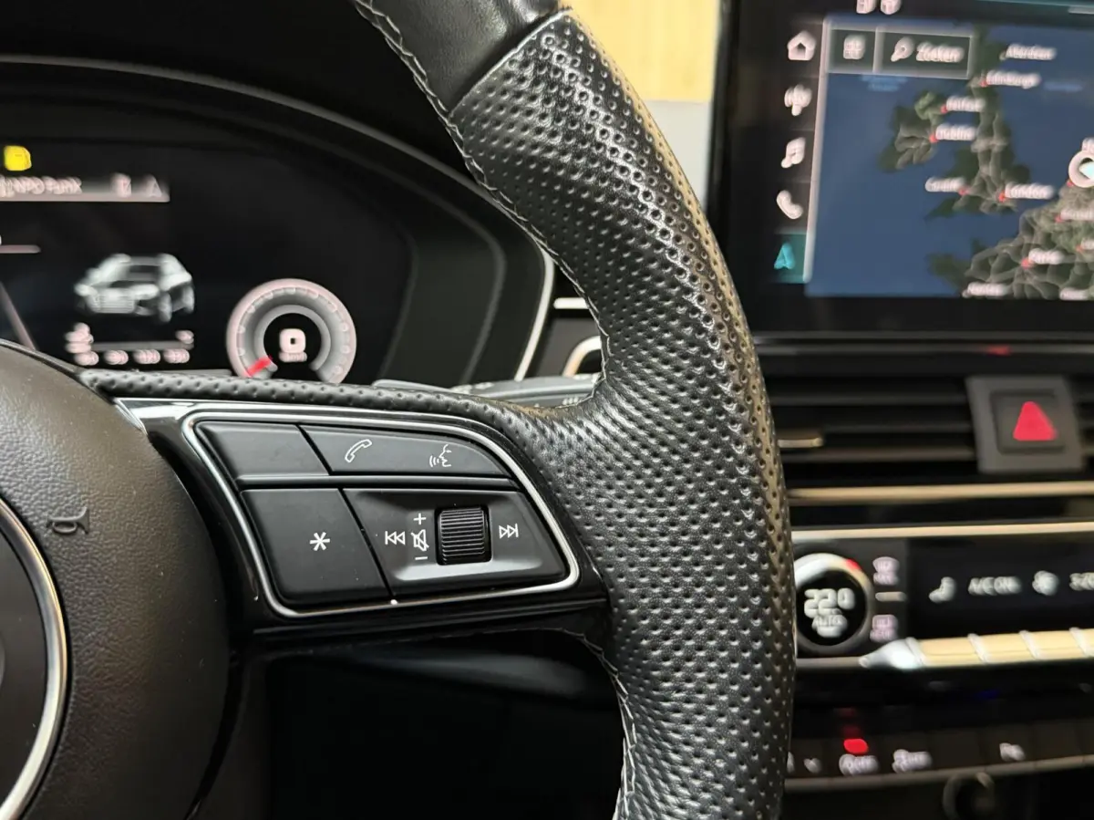 35 TFSI S edition Automaat | Achteruitrijcamera | Apple CarPlay/Android Auto | Cruise & climate control | Elektrisch glazen panorama-dak | Getint glas | Parkeersensoren voor en achter | Spor