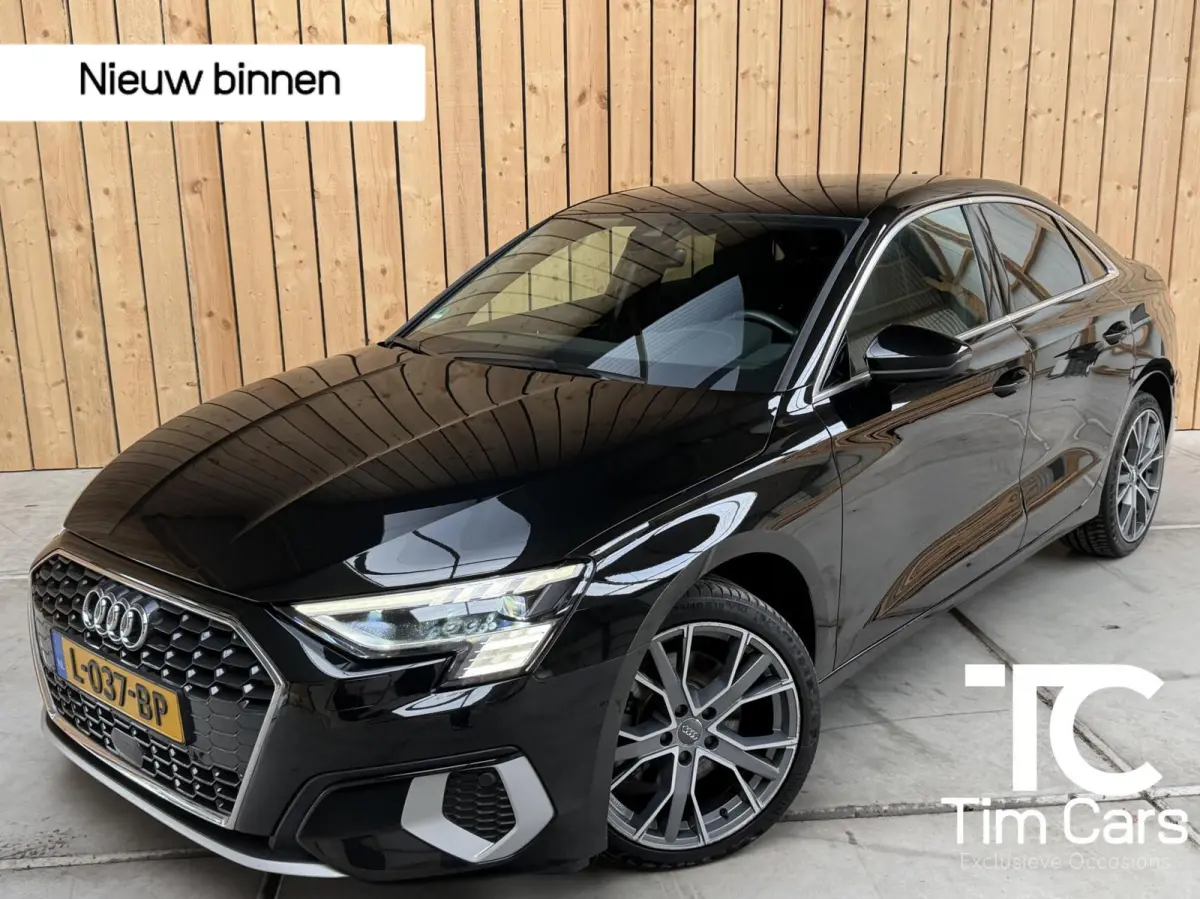 30 TFSI Business edition Automaat | Apple CarPlay/Android Auto | Cruise & climate control | Getint glas | LED matrix koplampen | Lichtmetalen velgen | Navigatiesysteem | Sportvelgen | Parkee