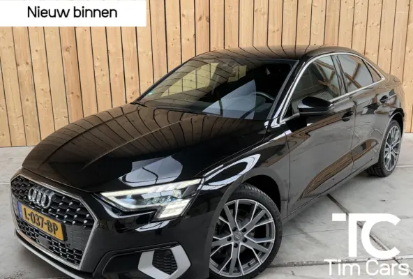 30 TFSI Business edition Automaat | Apple CarPlay/Android Auto | Cruise & climate control | Getint glas | LED matrix koplampen | Lichtmetalen velgen | Navigatiesysteem | Sportvelgen | Parkee
