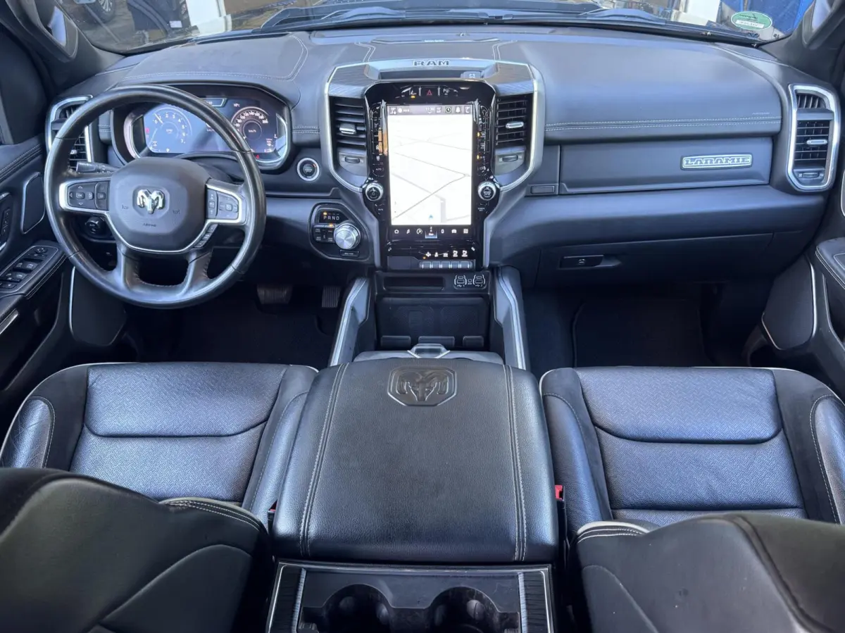 1500 4X4 5.7 V8 4x4 Crew Cab Laramie Sport Night Edition,Head Up,Digital Dash