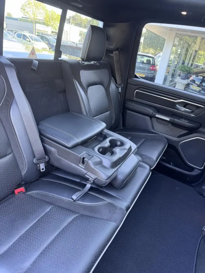 1500 4X4 5.7 V8 4x4 Crew Cab Laramie Sport Night Edition,Head Up,Digital Dash