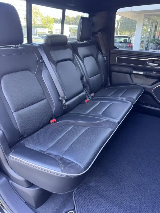 1500 4X4 5.7 V8 4x4 Crew Cab Laramie Sport Night Edition,Head Up,Digital Dash
