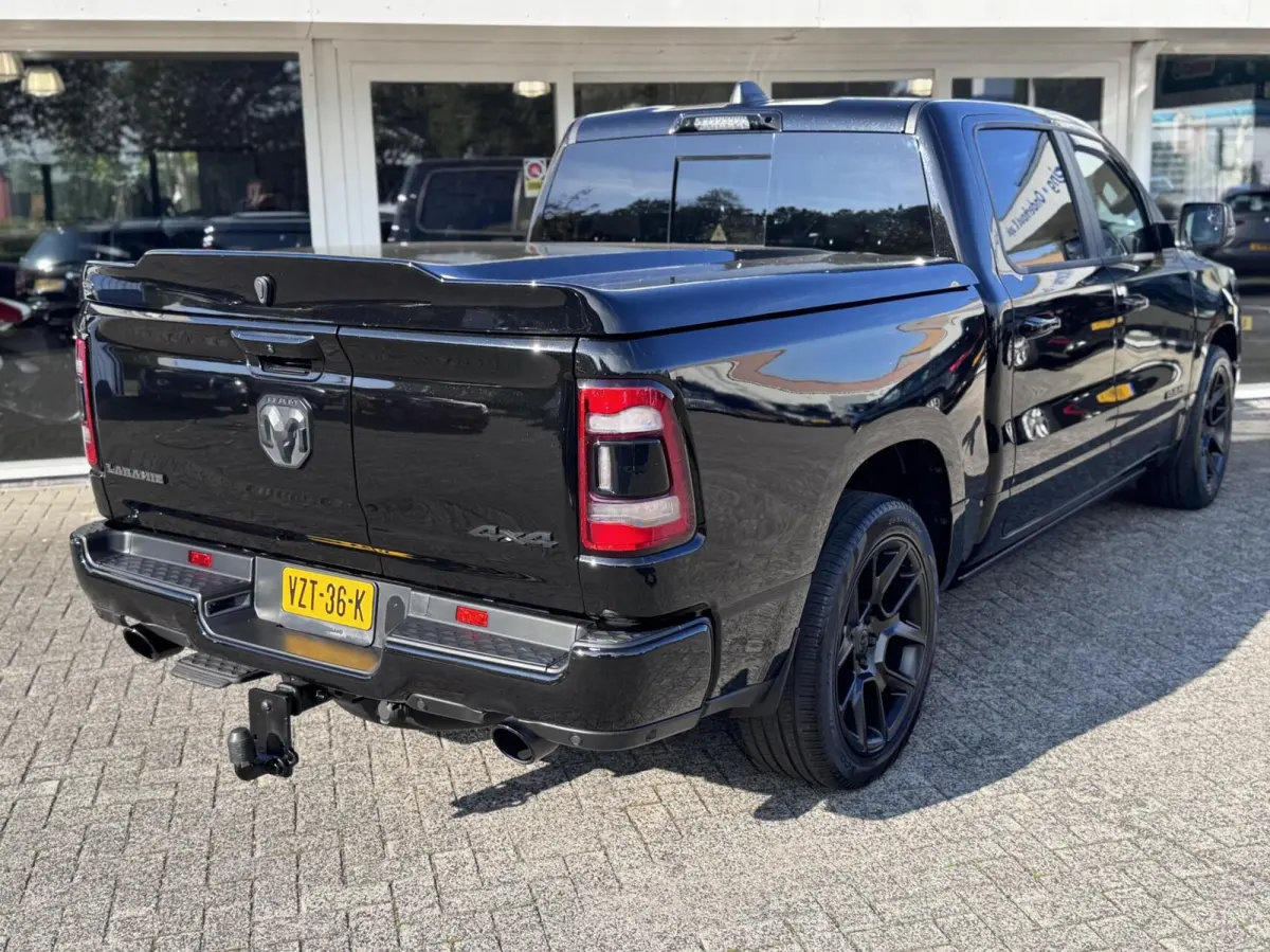1500 4X4 5.7 V8 4x4 Crew Cab Laramie Sport Night Edition,Head Up,Digital Dash