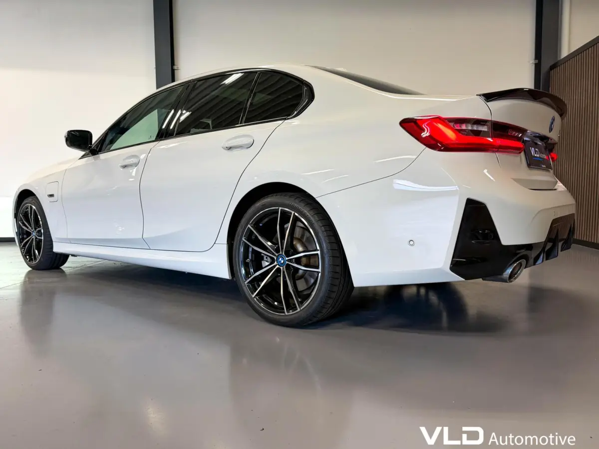 330e Pano Cam M-Sport Hifi Widescreen Led Shadow