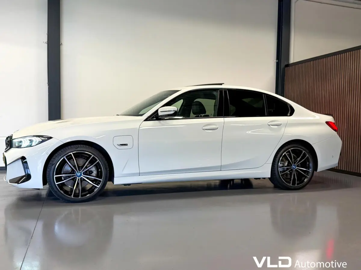 330e Pano Cam M-Sport Hifi Widescreen Led Shadow