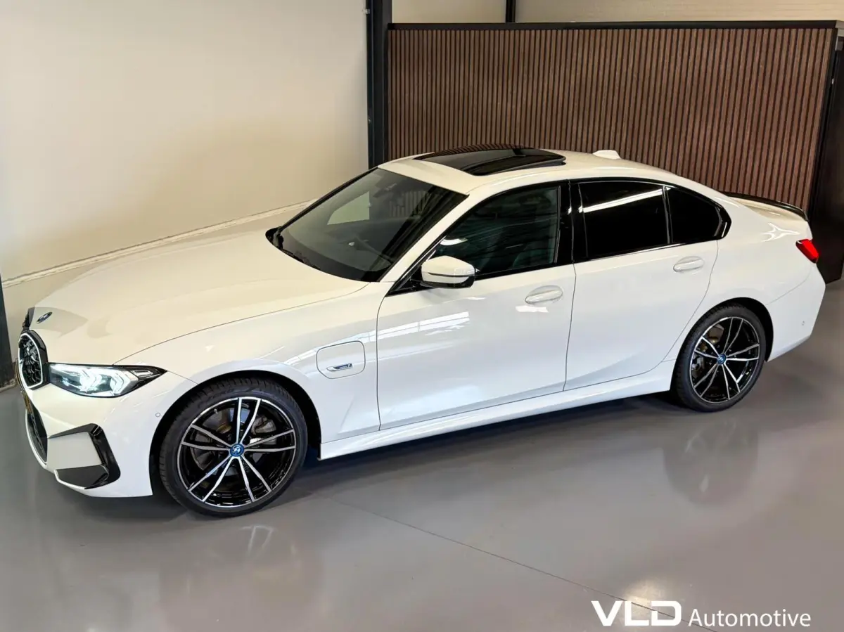 330e Pano Cam M-Sport Hifi Widescreen Led Shadow