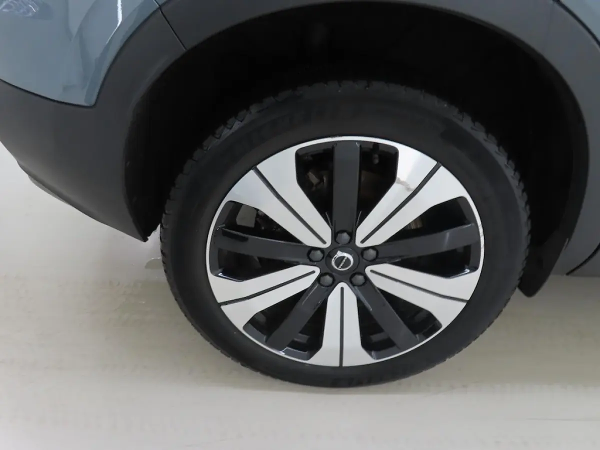 Plus 70 kWh Trekhaak | All Season banden | Zwart Dak | Nubuck