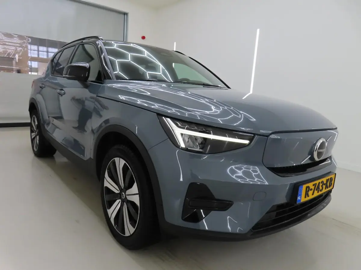 Plus 70 kWh Trekhaak | All Season banden | Zwart Dak | Nubuck