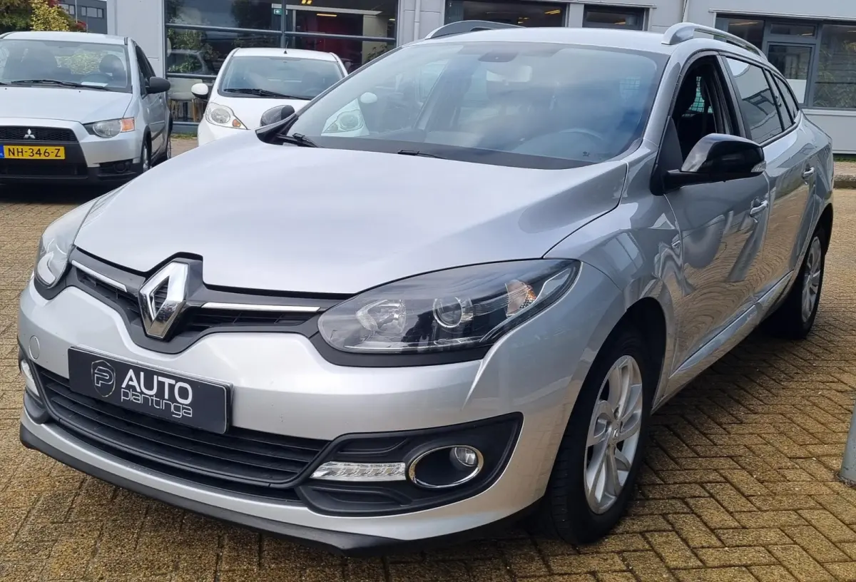 1.2 TCe Limited 116PK | NL AUTO | Nieuwe APK | Trekaak | Onderhoudshistorie | Navigatie | Cruise Control | Climate Control | Parkeersensoren | Getint Glas | 2 Sleutels |