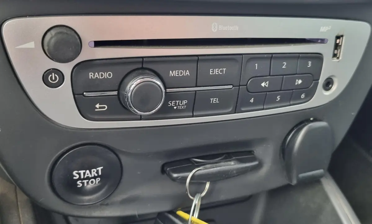 1.2 TCe Limited 116PK | NL AUTO | Nieuwe APK | Trekaak | Onderhoudshistorie | Navigatie | Cruise Control | Climate Control | Parkeersensoren | Getint Glas | 2 Sleutels |