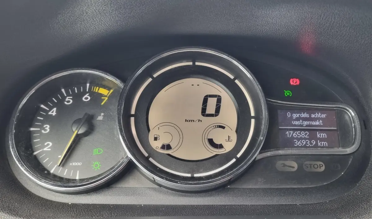 1.2 TCe Limited 116PK | NL AUTO | Nieuwe APK | Trekaak | Onderhoudshistorie | Navigatie | Cruise Control | Climate Control | Parkeersensoren | Getint Glas | 2 Sleutels |