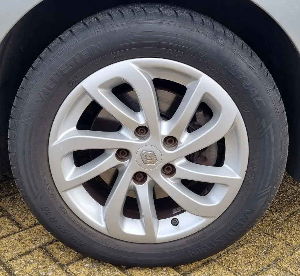 1.2 TCe Limited 116PK | NL AUTO | Nieuwe APK | Trekaak | Onderhoudshistorie | Navigatie | Cruise Control | Climate Control | Parkeersensoren | Getint Glas | 2 Sleutels |