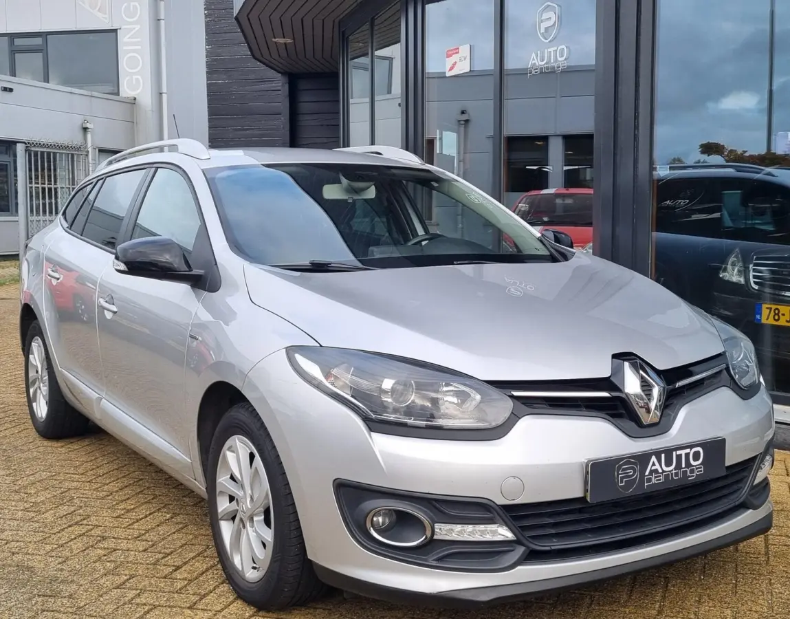 1.2 TCe Limited 116PK | NL AUTO | Nieuwe APK | Trekaak | Onderhoudshistorie | Navigatie | Cruise Control | Climate Control | Parkeersensoren | Getint Glas | 2 Sleutels |