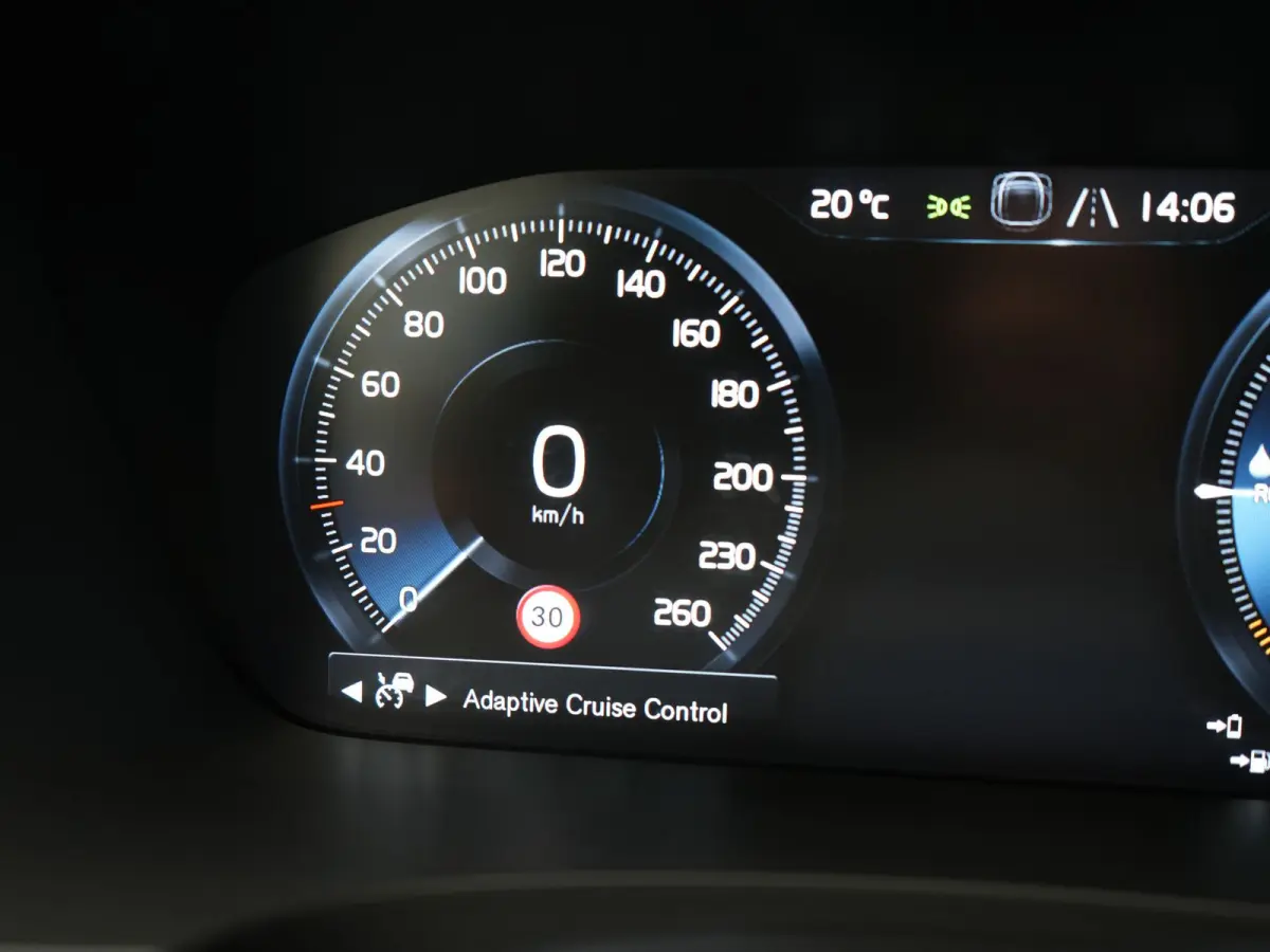 T8 AWD Twin Engine R-Design Polestar Engineerd PHEV 407pk Dealer O.H. | Trekhaak Af Fabriek | Four C Luchtvering | Panodak | Head Up | Adaptive Cruise | Bowers & Wilkins | 360 Camera | Alcan