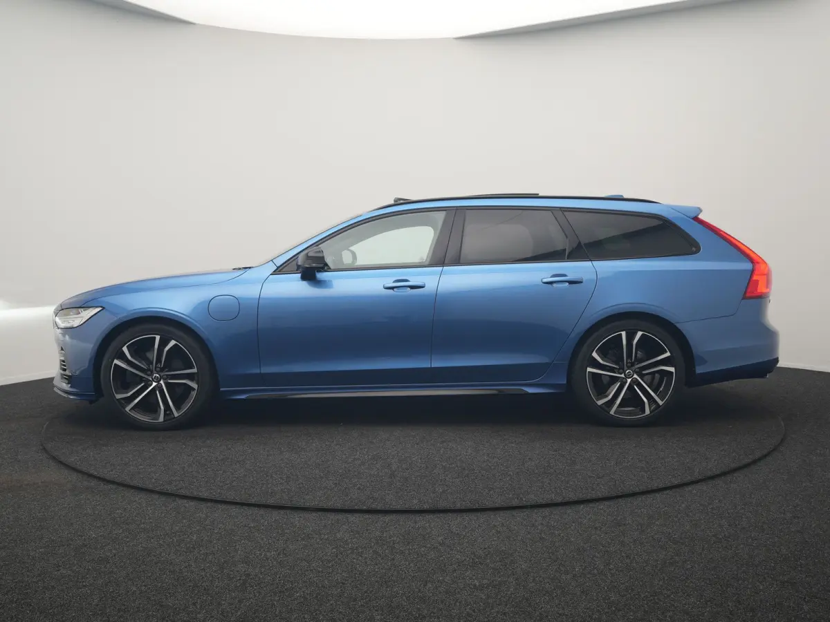 T8 AWD Twin Engine R-Design Polestar Engineerd PHEV 407pk Dealer O.H. | Trekhaak Af Fabriek | Four C Luchtvering | Panodak | Head Up | Adaptive Cruise | Bowers & Wilkins | 360 Camera | Alcan