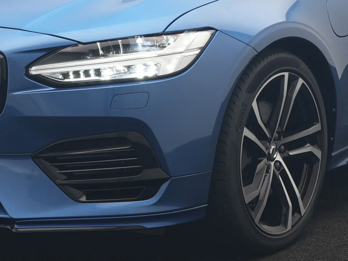 T8 AWD Twin Engine R-Design Polestar Engineerd PHEV 407pk Dealer O.H. | Trekhaak Af Fabriek | Four C Luchtvering | Panodak | Head Up | Adaptive Cruise | Bowers & Wilkins | 360 Camera | Alcan