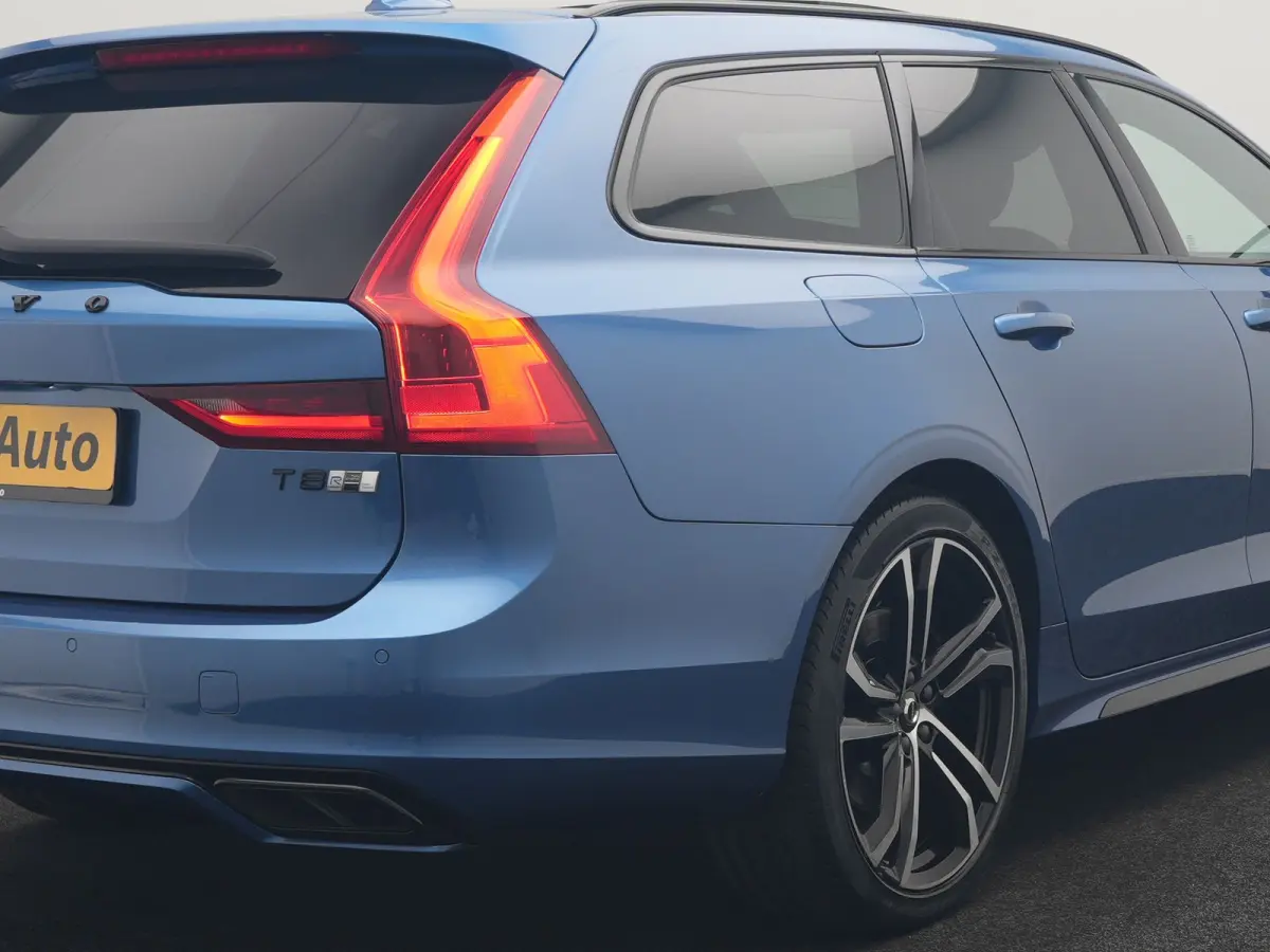 T8 AWD Twin Engine R-Design Polestar Engineerd PHEV 407pk Dealer O.H. | Trekhaak Af Fabriek | Four C Luchtvering | Panodak | Head Up | Adaptive Cruise | Bowers & Wilkins | 360 Camera | Alcan