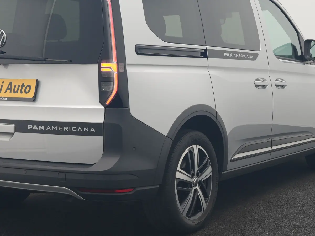 5 Persoons 1.5 TSI Panamericana Automaat DSG 115pk Dealer O.H. | Adaptive Cruise | Camera | Stoelverwarming | Apple Carplay | BLIS | Navigatie | DAB | IQ Drive | Travel Assist | Draadloze Te