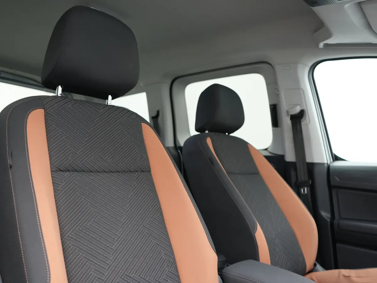 5 Persoons 1.5 TSI Panamericana Automaat DSG 115pk Dealer O.H. | Adaptive Cruise | Camera | Stoelverwarming | Apple Carplay | BLIS | Navigatie | DAB | IQ Drive | Travel Assist | Draadloze Te