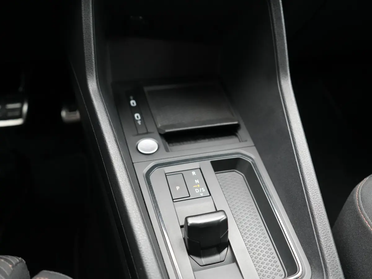 5 Persoons 1.5 TSI Panamericana Automaat DSG 115pk Dealer O.H. | Adaptive Cruise | Camera | Stoelverwarming | Apple Carplay | BLIS | Navigatie | DAB | IQ Drive | Travel Assist | Draadloze Te