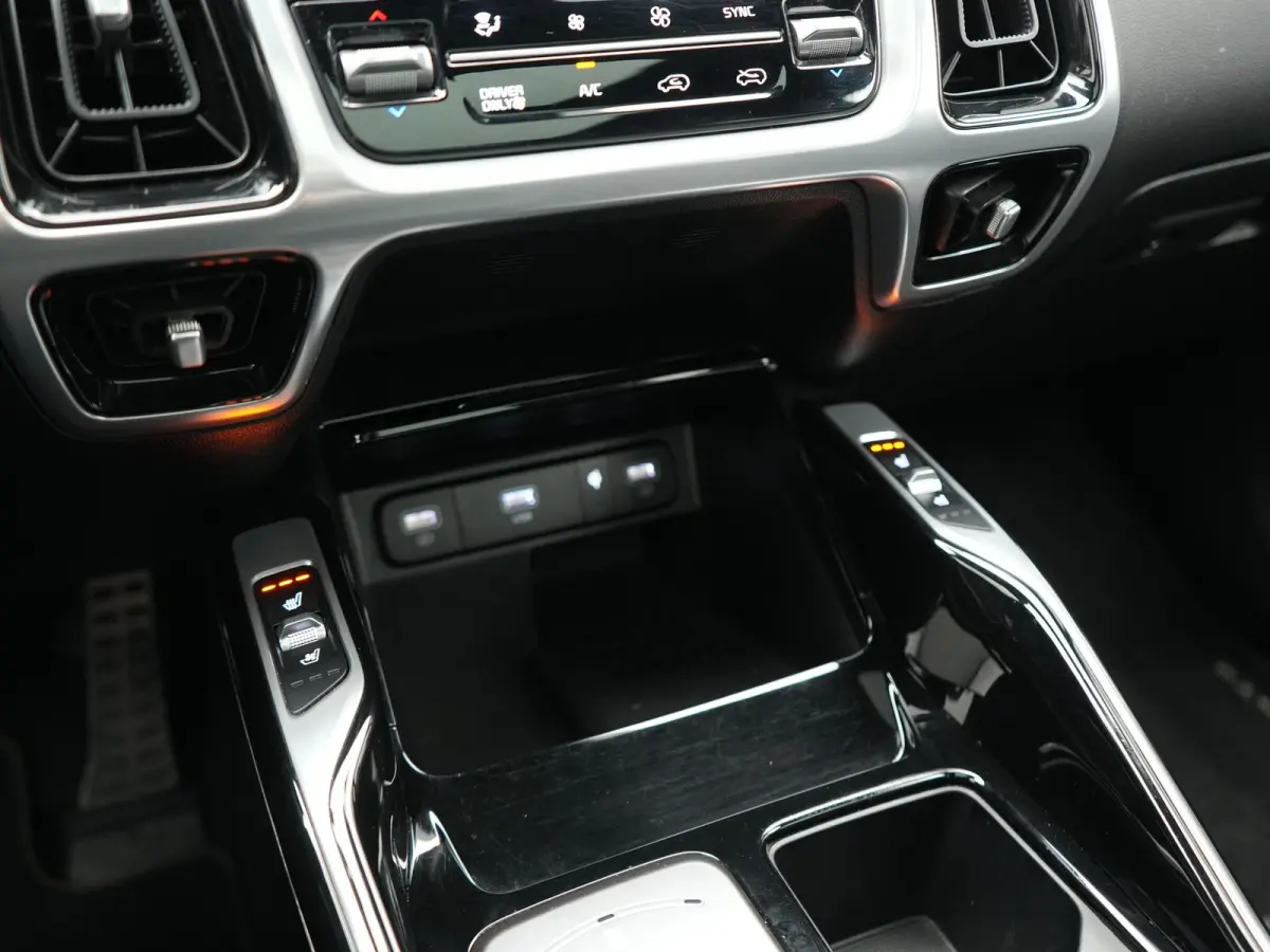1.6 T-GDI 4WD ExecutiveLine PHEV 265pk Dealer O.H. | SOH 96,7% | Trekhaak Afn. | Panodak | Head Up | Adaptive Cruise | 360 Camera | Bose Audio | Lederen Sportstoelen Memory & Ventilatie | Ke