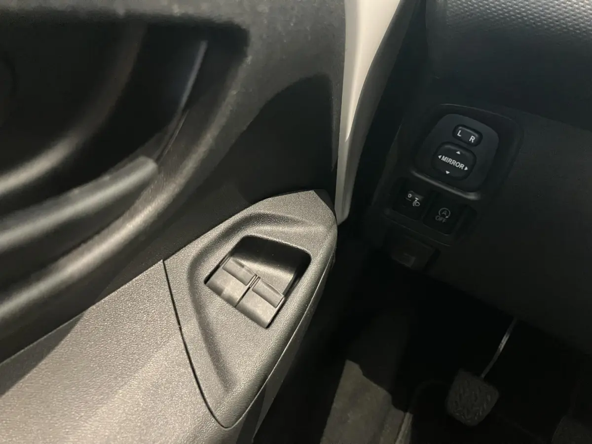 1.0 VTi Feel l Airco l Zuinig l Bluetooth l Elek. ramen voor | Led |