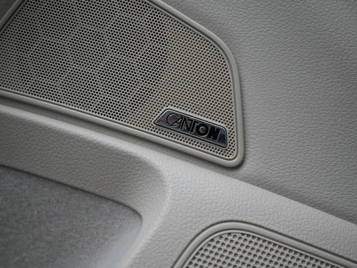 1.4 TSI iV Laurin & Klement PHEV 218pk Dealer O.H. | Trekhaak Af Fabriek | Panodak | Adaptive Cruise | 360 Camera | Canton Audio | Lederen Comfortstoelen Massage & Ventilatie & Memory | Crys