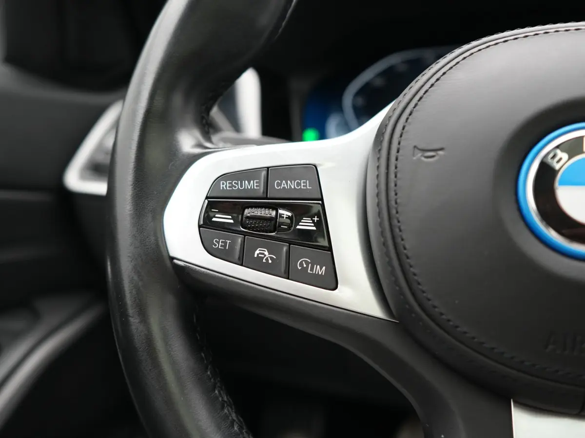320e Sportline PHEV Dealer O.H | Panodak | Adaptive Cruise | Camera | Blis | Apple Carplay | Sportstoelen Verwarmd | Navigatie | DAB | 17"L.M | Plug In Hybrid