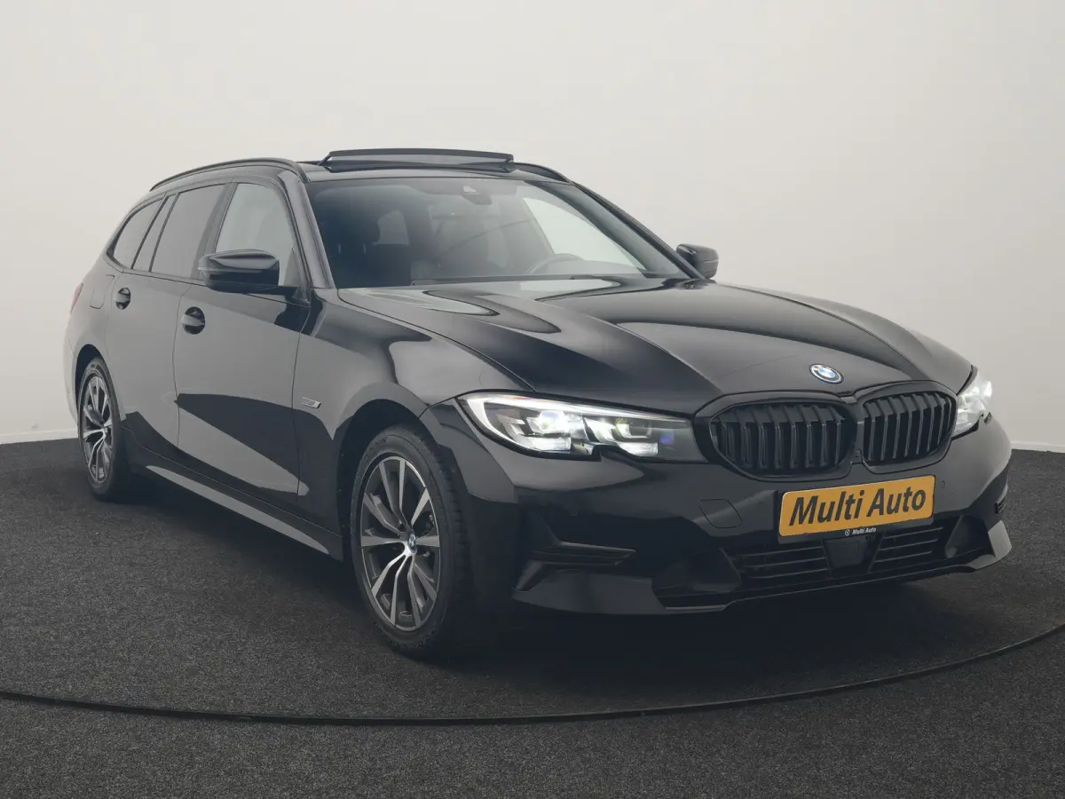 320e Sportline PHEV Dealer O.H | Panodak | Adaptive Cruise | Camera | Blis | Apple Carplay | Sportstoelen Verwarmd | Navigatie | DAB | 17"L.M | Plug In Hybrid