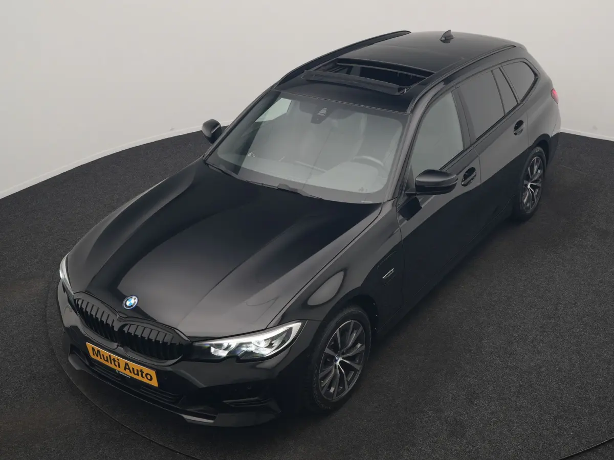 320e Sportline PHEV Dealer O.H | Panodak | Adaptive Cruise | Camera | Blis | Apple Carplay | Sportstoelen Verwarmd | Navigatie | DAB | 17"L.M | Plug In Hybrid