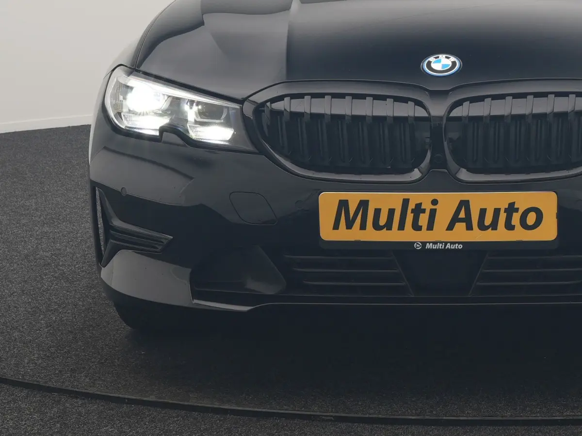 320e Sportline PHEV Dealer O.H | Panodak | Adaptive Cruise | Camera | Blis | Apple Carplay | Sportstoelen Verwarmd | Navigatie | DAB | 17"L.M | Plug In Hybrid