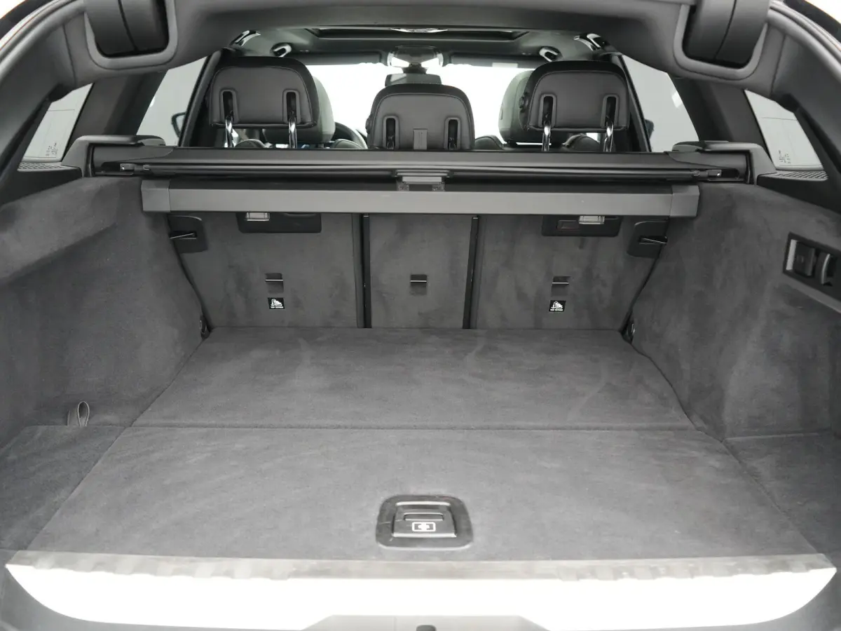 320e Sportline PHEV Dealer O.H | Panodak | Adaptive Cruise | Camera | Blis | Apple Carplay | Sportstoelen Verwarmd | Navigatie | DAB | 17"L.M | Plug In Hybrid