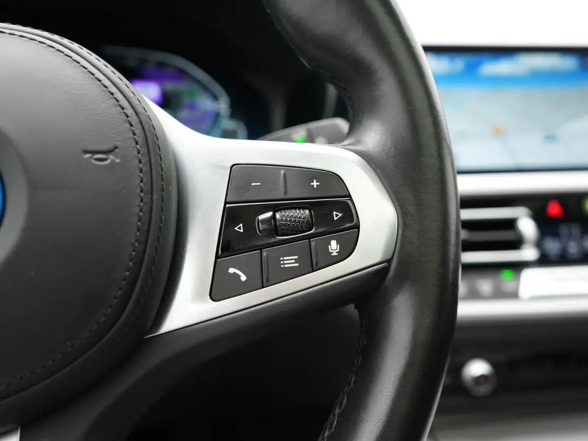 320e Sportline PHEV Dealer O.H | Panodak | Adaptive Cruise | Camera | Blis | Apple Carplay | Sportstoelen Verwarmd | Navigatie | DAB | 17"L.M | Plug In Hybrid
