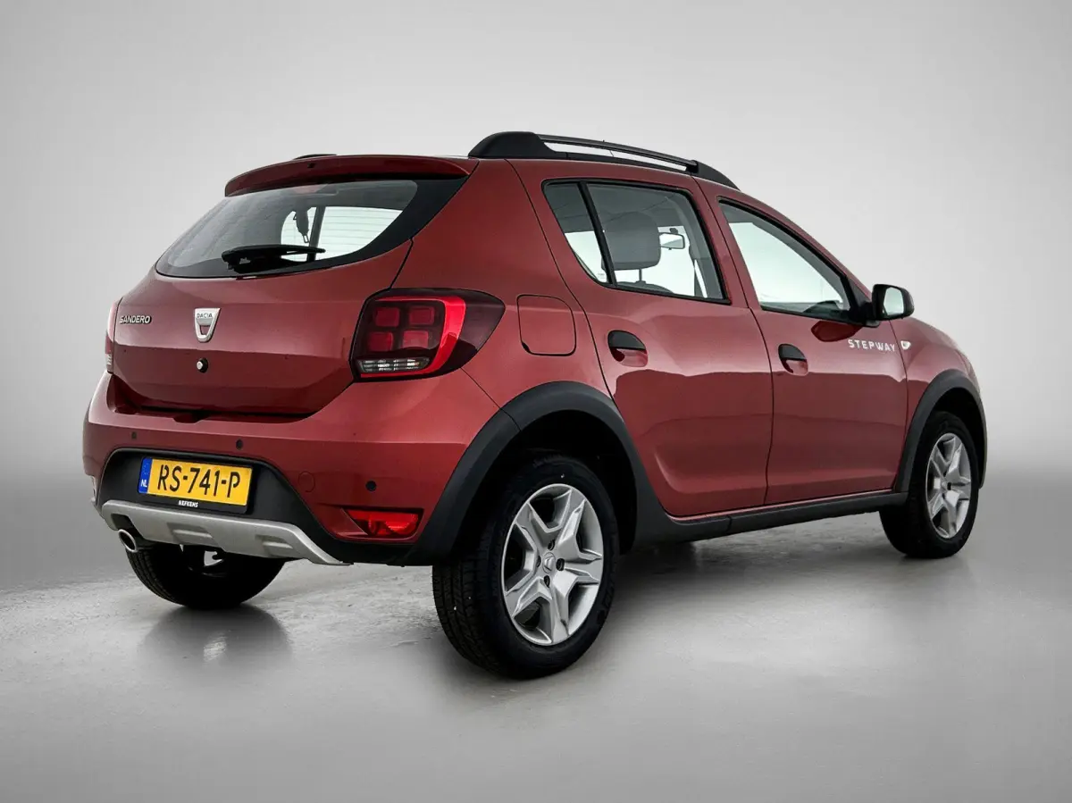0.9 90pk SL | 1ste Eigenaar | Parkeersensoren | Airco | Cruise Control | 15"LMV | Bluetooth |