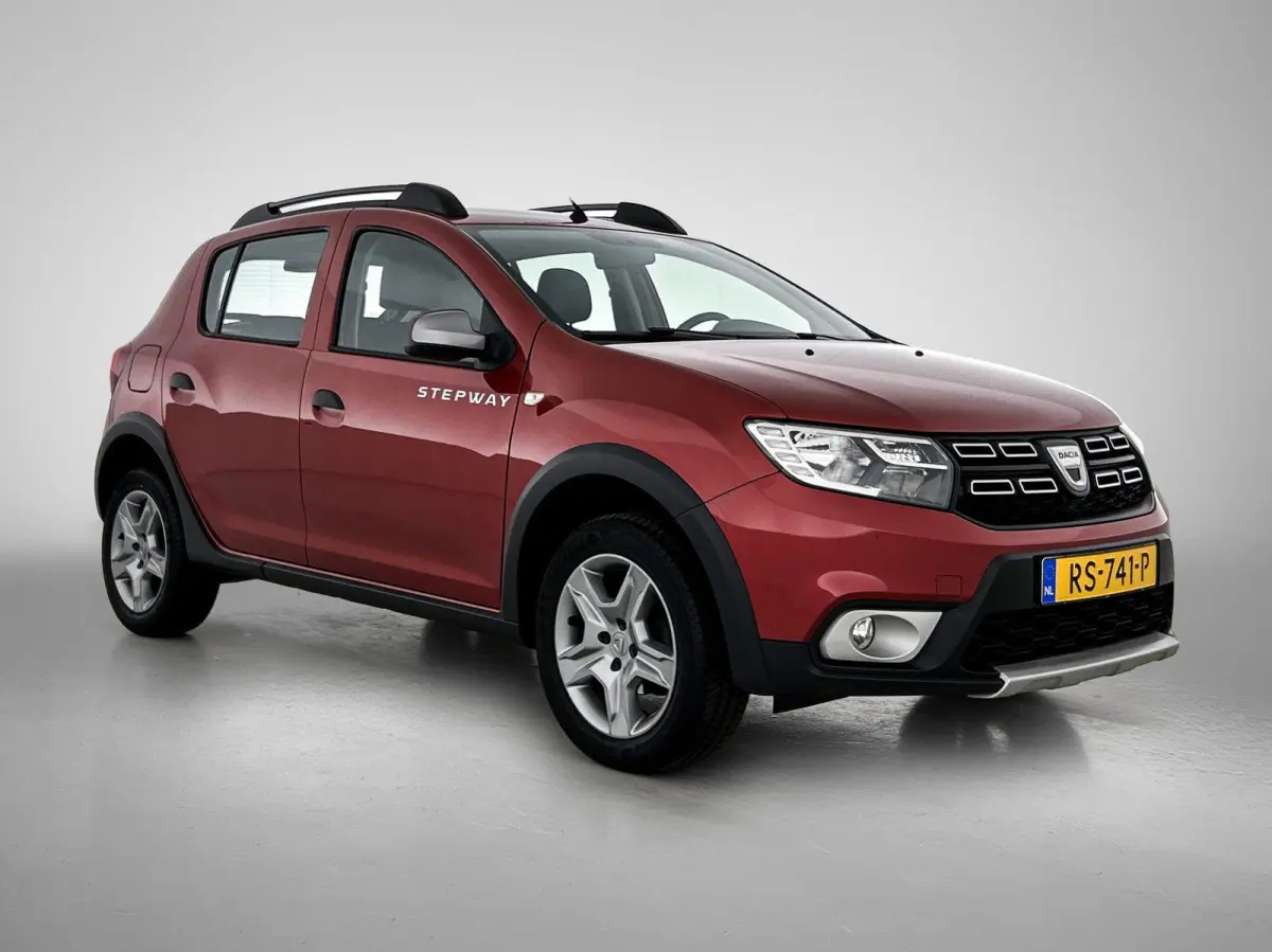 0.9 90pk SL | 1ste Eigenaar | Parkeersensoren | Airco | Cruise Control | 15"LMV | Bluetooth |