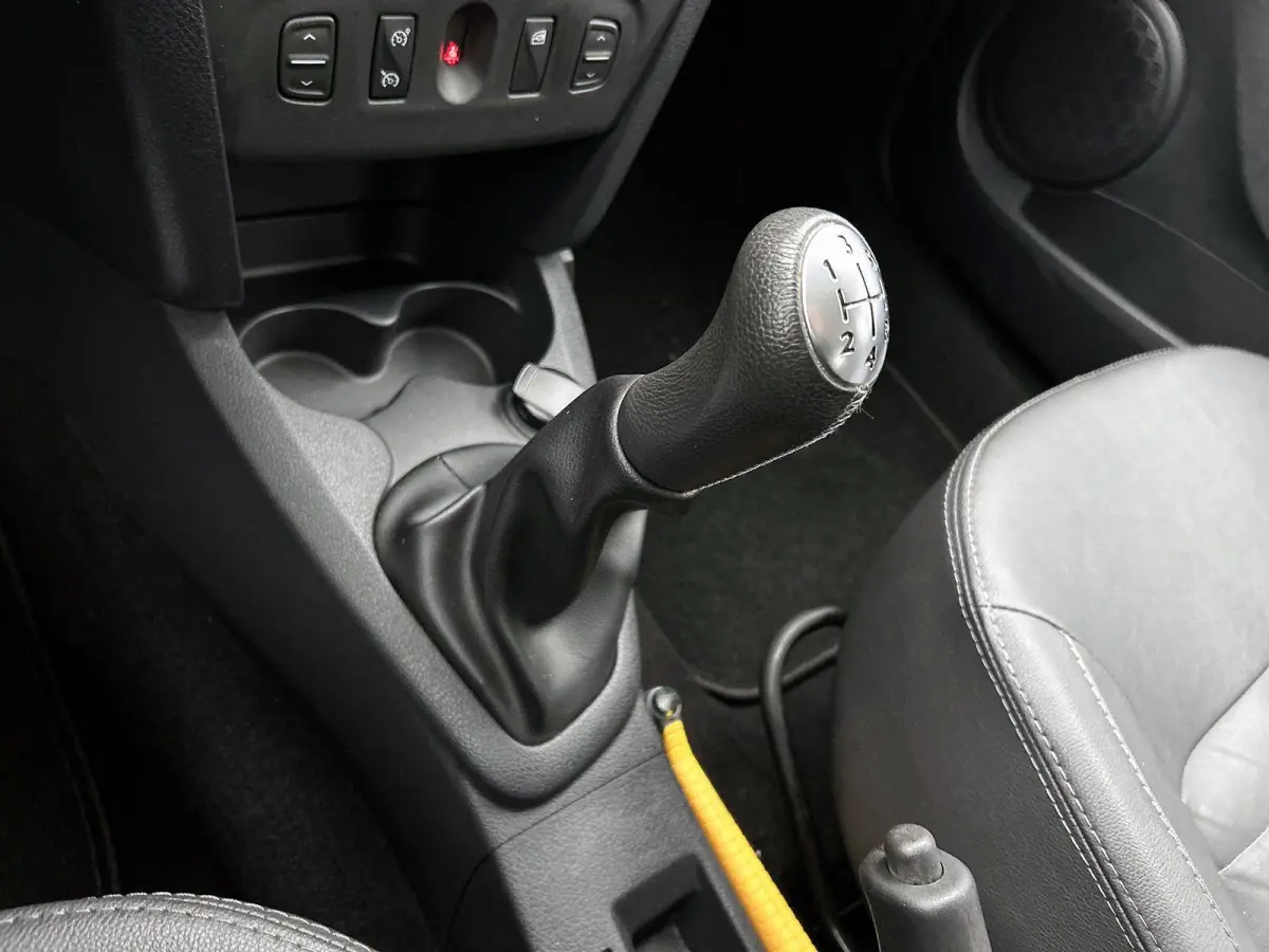 0.9 90pk SL | 1ste Eigenaar | Parkeersensoren | Airco | Cruise Control | 15"LMV | Bluetooth |