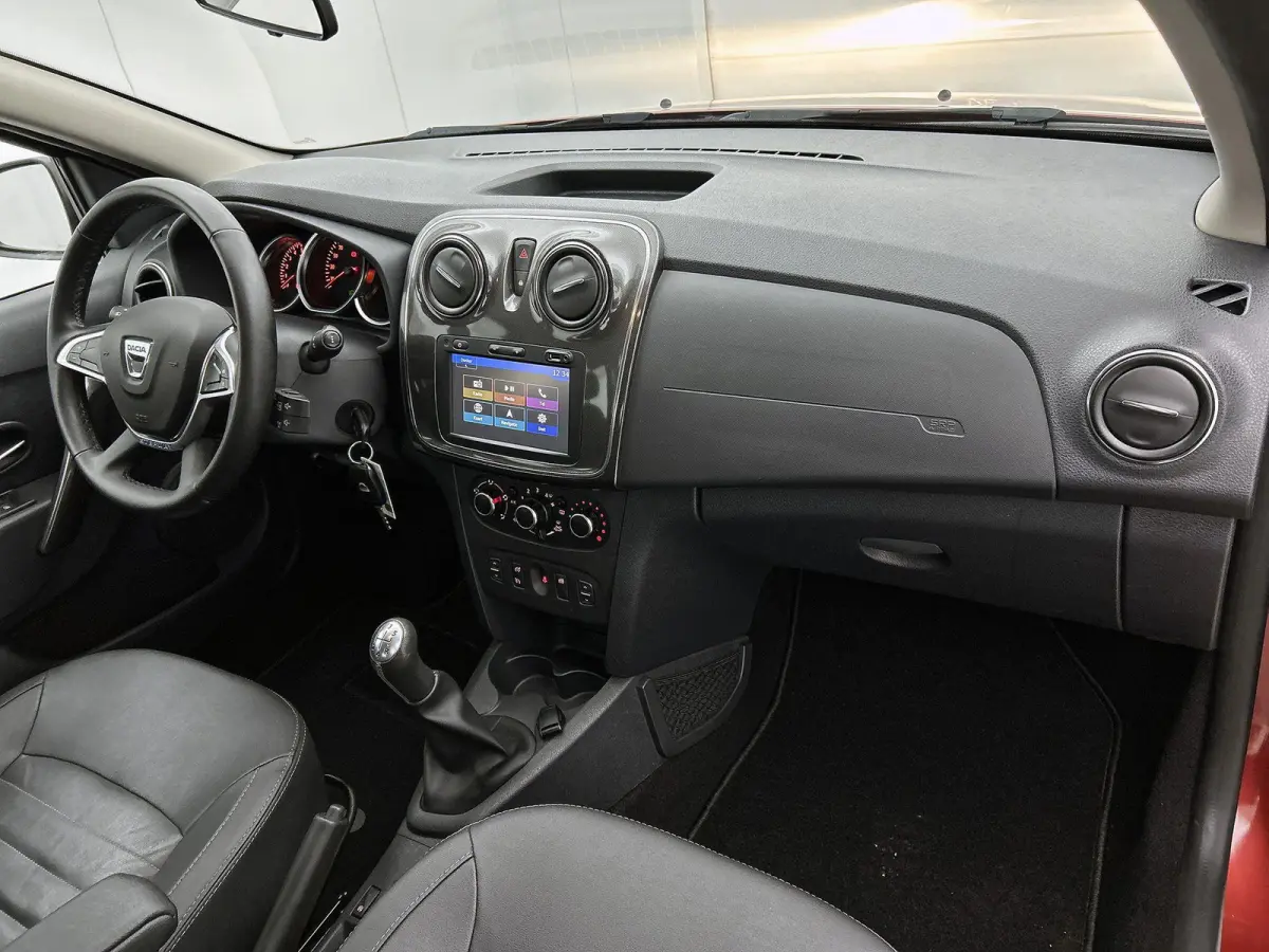 0.9 90pk SL | 1ste Eigenaar | Parkeersensoren | Airco | Cruise Control | 15"LMV | Bluetooth |