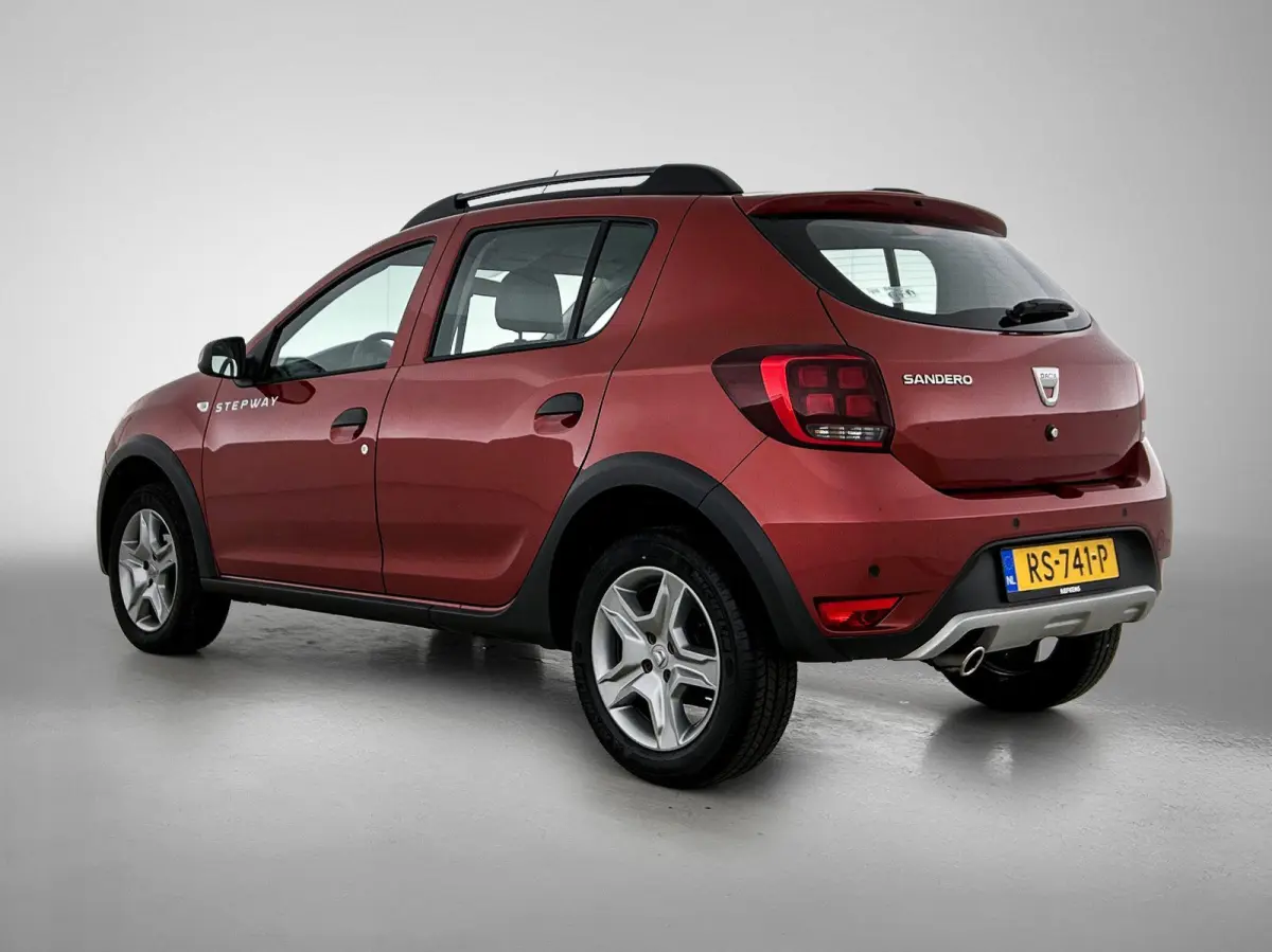 0.9 90pk SL | 1ste Eigenaar | Parkeersensoren | Airco | Cruise Control | 15"LMV | Bluetooth |