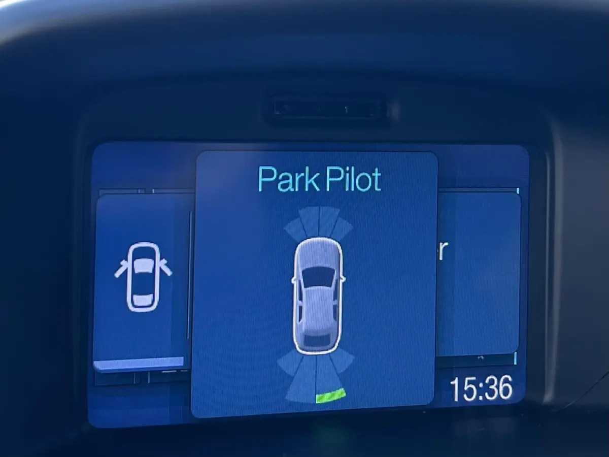 1.0 Style Ultimate 80PK | 2e Eigenaar | NL AUTO | NAP | 5 Deurs | Airco | Parkeersensoren voor en achter | Cruise control | Navigatie | Bluetooth | Lichtmetalen velgen | 2 sleutels |