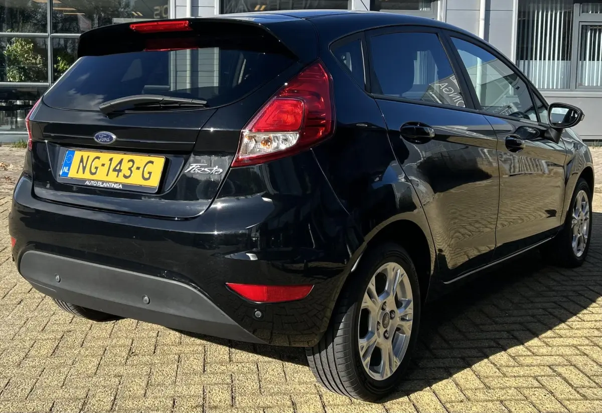 1.0 Style Ultimate 80PK | 2e Eigenaar | NL AUTO | NAP | 5 Deurs | Airco | Parkeersensoren voor en achter | Cruise control | Navigatie | Bluetooth | Lichtmetalen velgen | 2 sleutels |