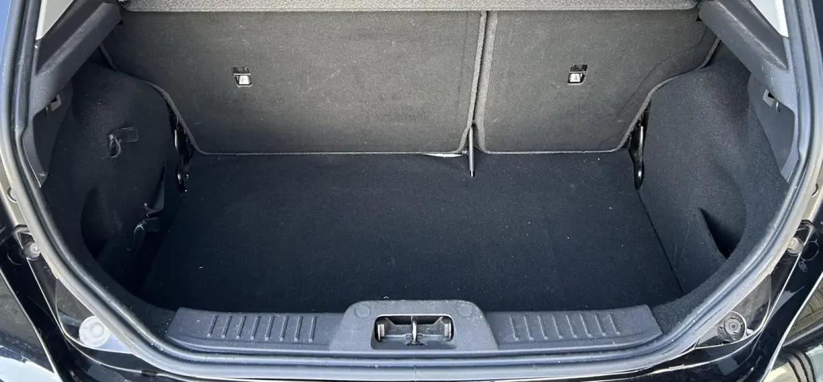 1.0 Style Ultimate 80PK | 2e Eigenaar | NL AUTO | NAP | 5 Deurs | Airco | Parkeersensoren voor en achter | Cruise control | Navigatie | Bluetooth | Lichtmetalen velgen | 2 sleutels |