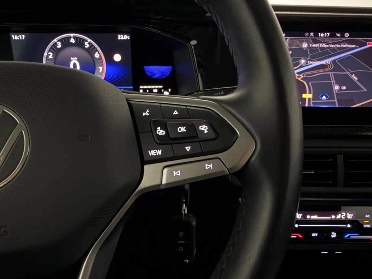 1.0 TSI Life Virtual CarPlay Camera Stoelverwarming NAP