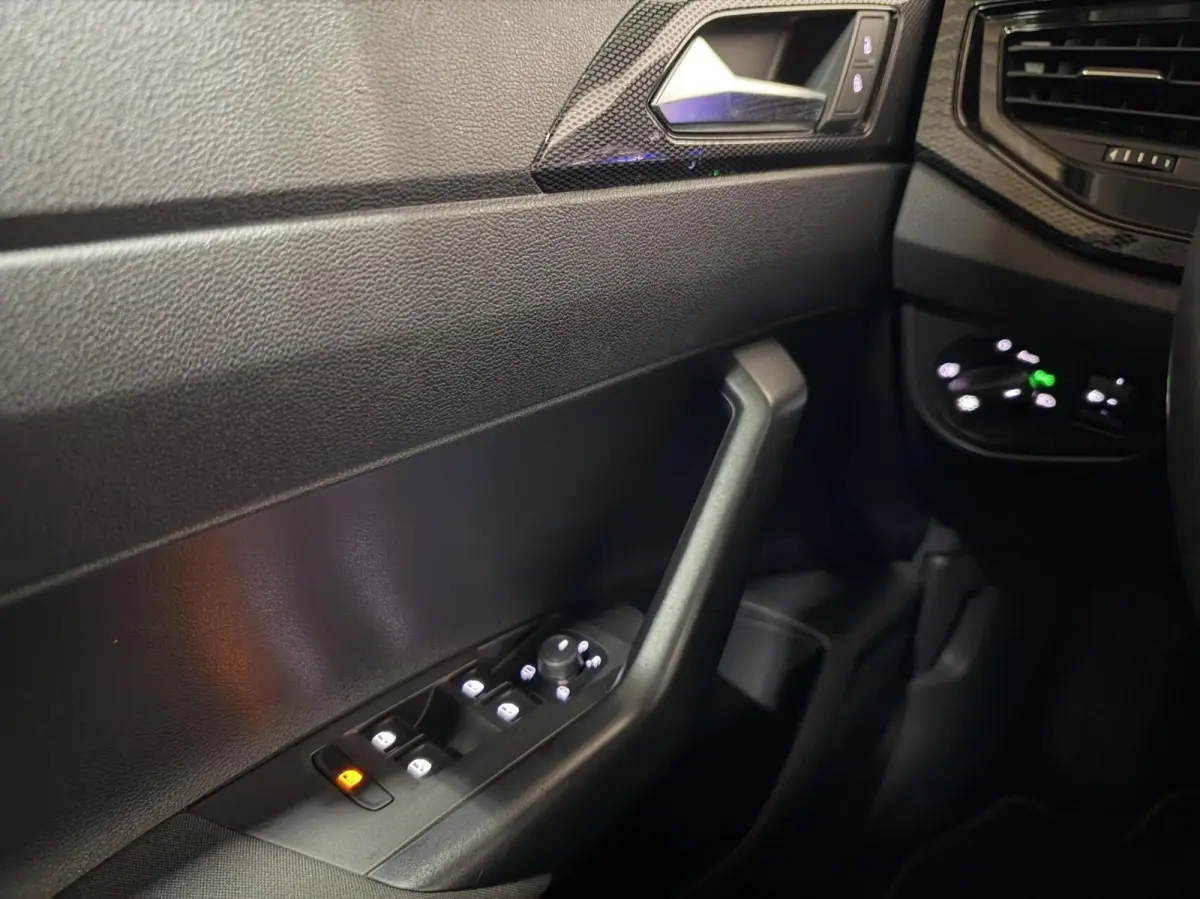 1.0 TSI Life Virtual CarPlay Camera Stoelverwarming NAP