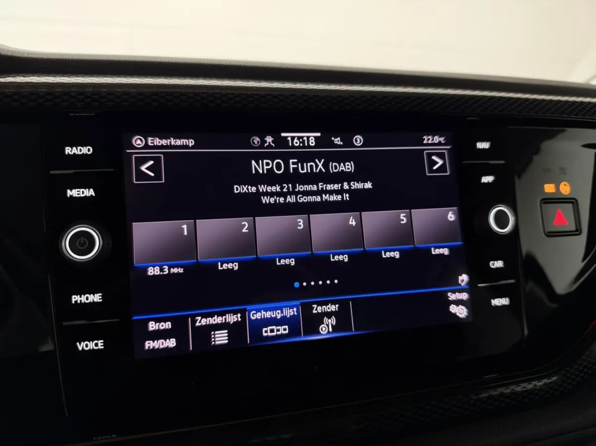 1.0 TSI Life Virtual CarPlay Camera Stoelverwarming NAP