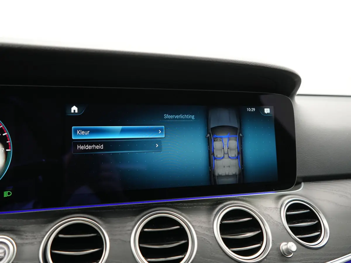 300 e Luxury Line PHEV 320pk Dealer O.H. | SOH 88,7% | Schuif-/kantel Dak | Adaptive Cruise | Camera | Multi Beam LED | Sportstoelen Verwarmd | Sfeerverlichting | BLIS | Apple Carplay | Wide