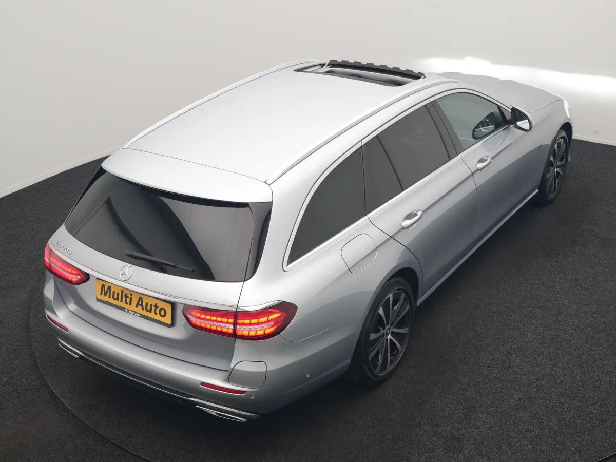 300 e Luxury Line PHEV 320pk Dealer O.H. | SOH 88,7% | Schuif-/kantel Dak | Adaptive Cruise | Camera | Multi Beam LED | Sportstoelen Verwarmd | Sfeerverlichting | BLIS | Apple Carplay | Wide