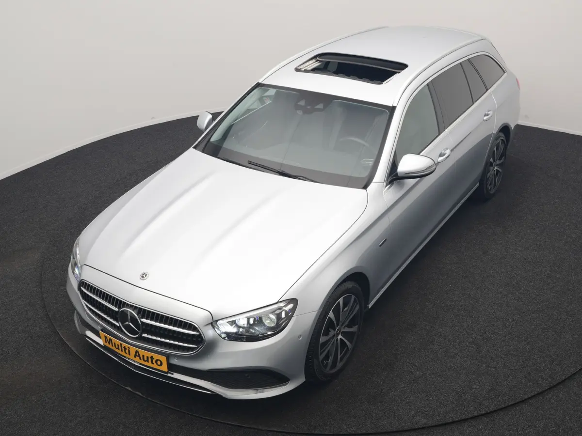 300 e Luxury Line PHEV 320pk Dealer O.H. | SOH 88,7% | Schuif-/kantel Dak | Adaptive Cruise | Camera | Multi Beam LED | Sportstoelen Verwarmd | Sfeerverlichting | BLIS | Apple Carplay | Wide